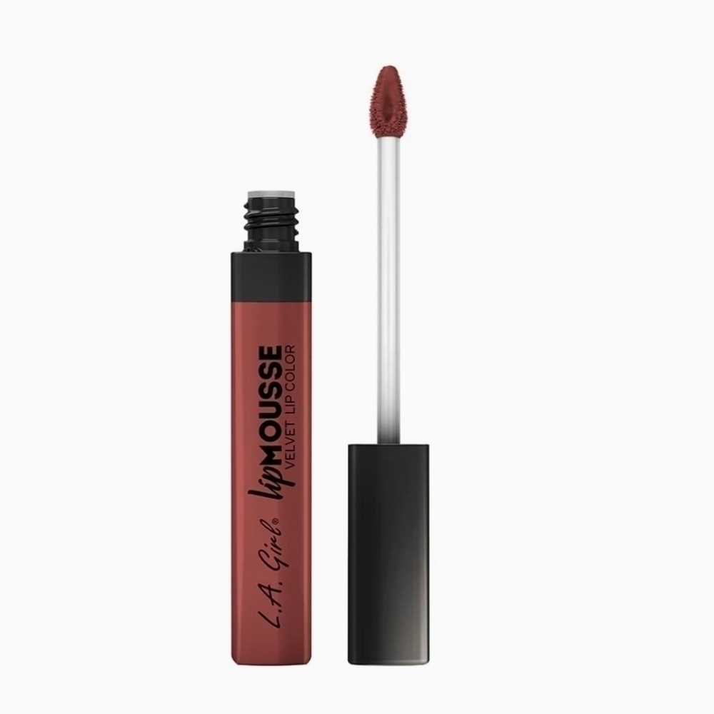 LAST ONE ❤️ L.A. girl lip Mousse velvet lip color